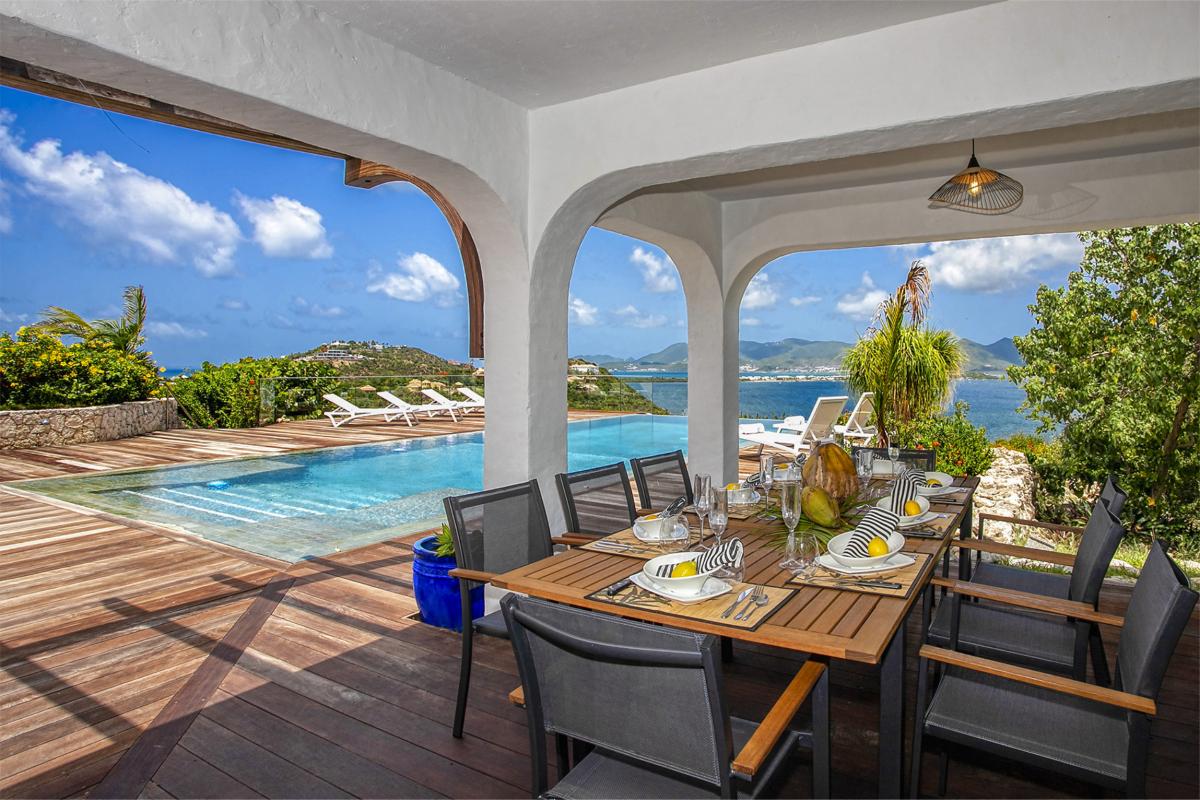 A louer villa 3 chambres Simpson Bay Saint Martin_ Table extérieur - 12